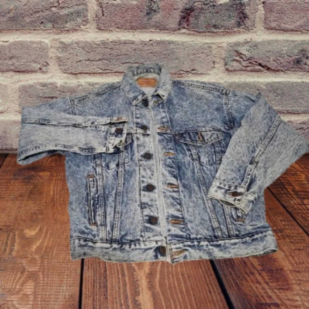📣 Vintage 90s Levi Red Tag Acid Wash Denim Blue 🤠  Jean Jacket 🧥 Size Small - Picture 3 of 8
